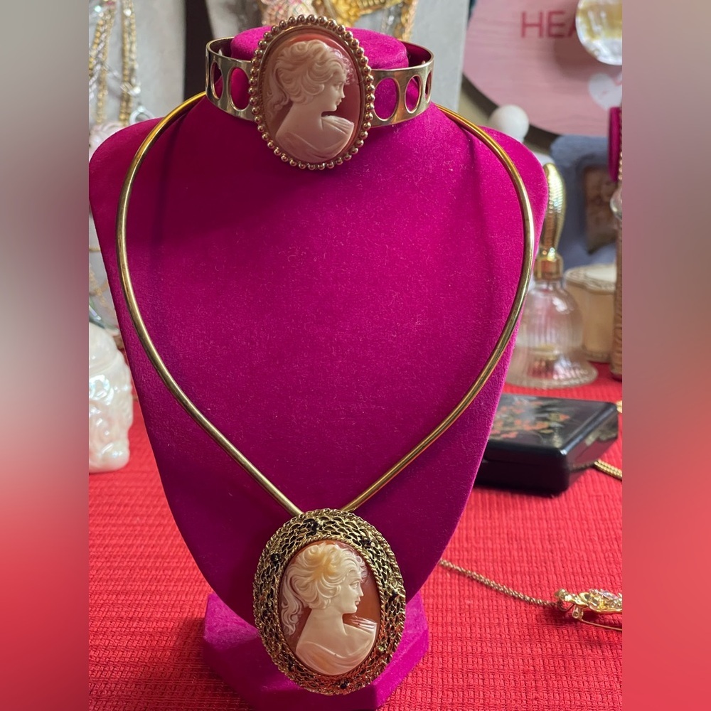 Vintage cameo choker and bracelet